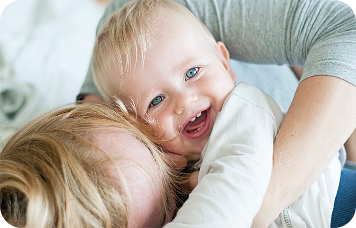 Baby mit Eltern | Babyservice